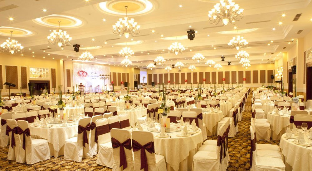 Kiến trúc nội thất nhà hàng tiệc cưới thể hiện được sự chuyên nghiệp gây thiện cảm tốt cho khách mời