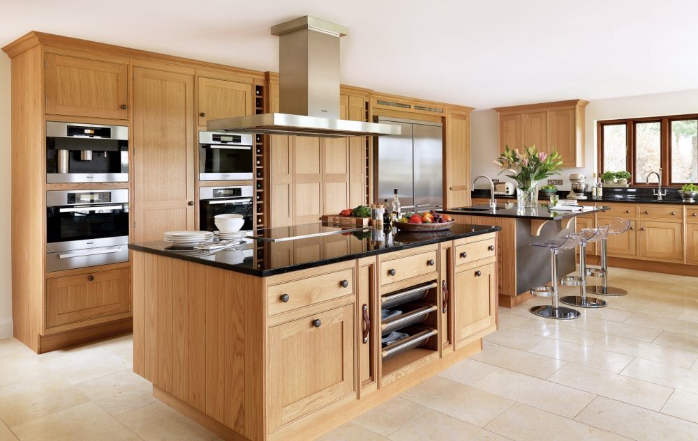 Tủ bếp làm từ gỗ sồi tự nhiên ghép thanh