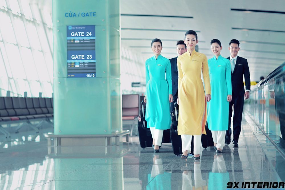 Vietnam Airlines chính thức đưa vào sử dụng bộ đồng phục tiếp viên trên không và dưới mặt đất với ba màu mới xanh ngọc, xanh da trời và vàng kể từ ngày 3/7/2015