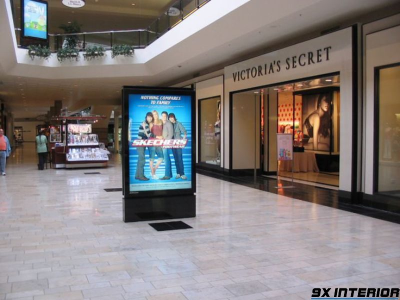Quảng cáo trên LCD chủ động, thu hút nhiều người xem quảng cáo trong những không gian khép kín, lịch sự tạo điều kiện cho việc theo dõi và ghi nhớ tốt.