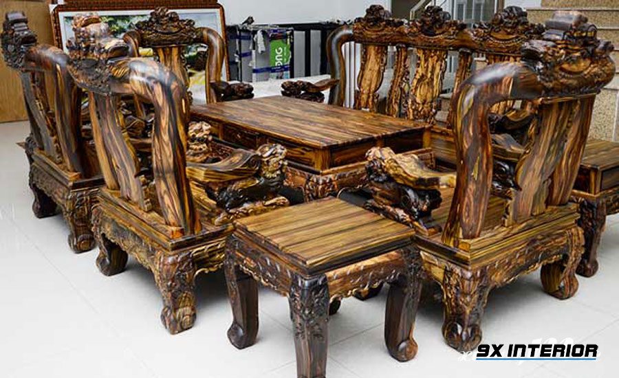 Bộ bàn ghế phòng khách được gia công từ gỗ mun tự nhiên